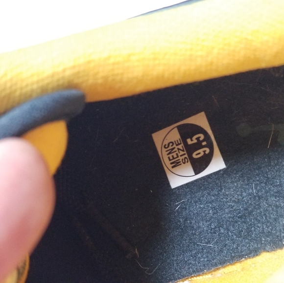 Nike Air Jordan 1 Low Green Gold 9.5 - Picture 8 of 8